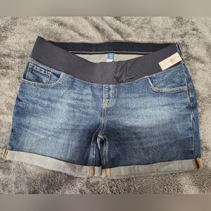 Size 14 Old Navy Maternity Denim Shorts New With Tags!!